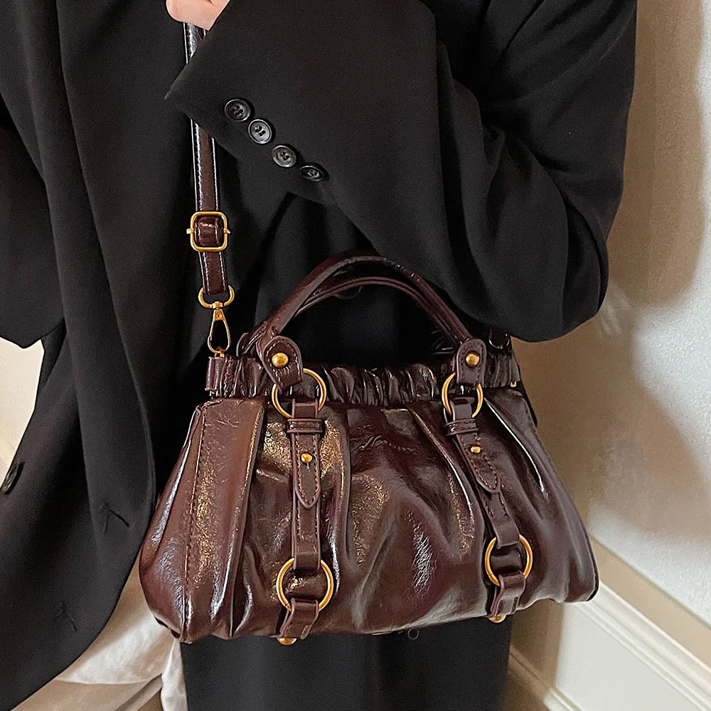 

Модная глянцевая плиссированная сумка на одно плечо из искусственной кожи, женская осенне-зимняя новая универсальная сумка через плечо с пряжкой, повседневные сумки для поездок на работу