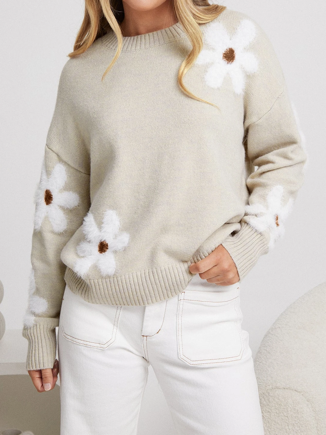 Europe and the United States casual loose round neck pullover flowers solid color knitted long-sleeved sweater woman