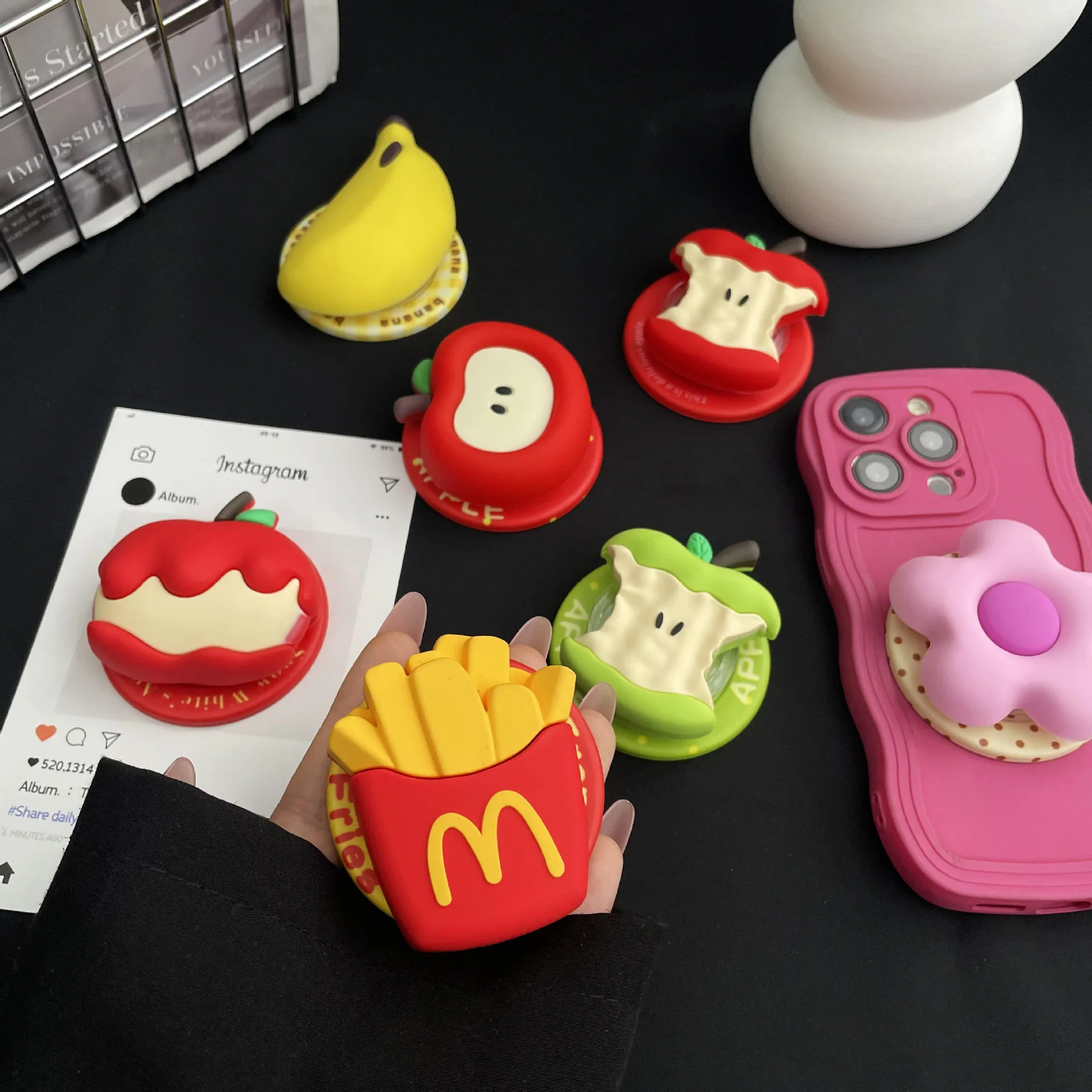 Trendy Creative 3D Fruit Phone Holder For IPhone 17 ProMax Samsung S26Ultra Fridge Magnet Decorate Bracket Foldale Griptok Stand