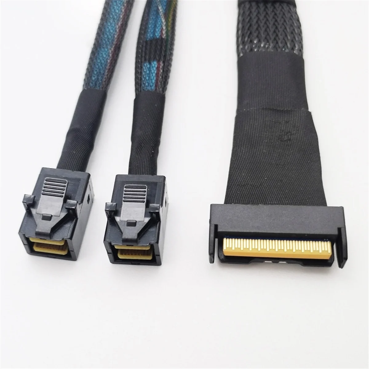 كابل محول الخادم 0.8 متر Slimesas MCIO 8I إلى 2xSFF-8643 MINISAS كابل محول مريح متعدد الوظائف لبيانات الخادم