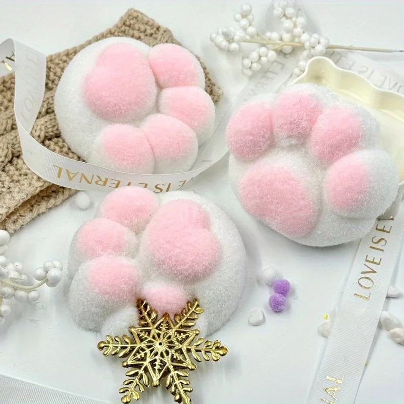 Plastikversion der riesigen Katzenpfote