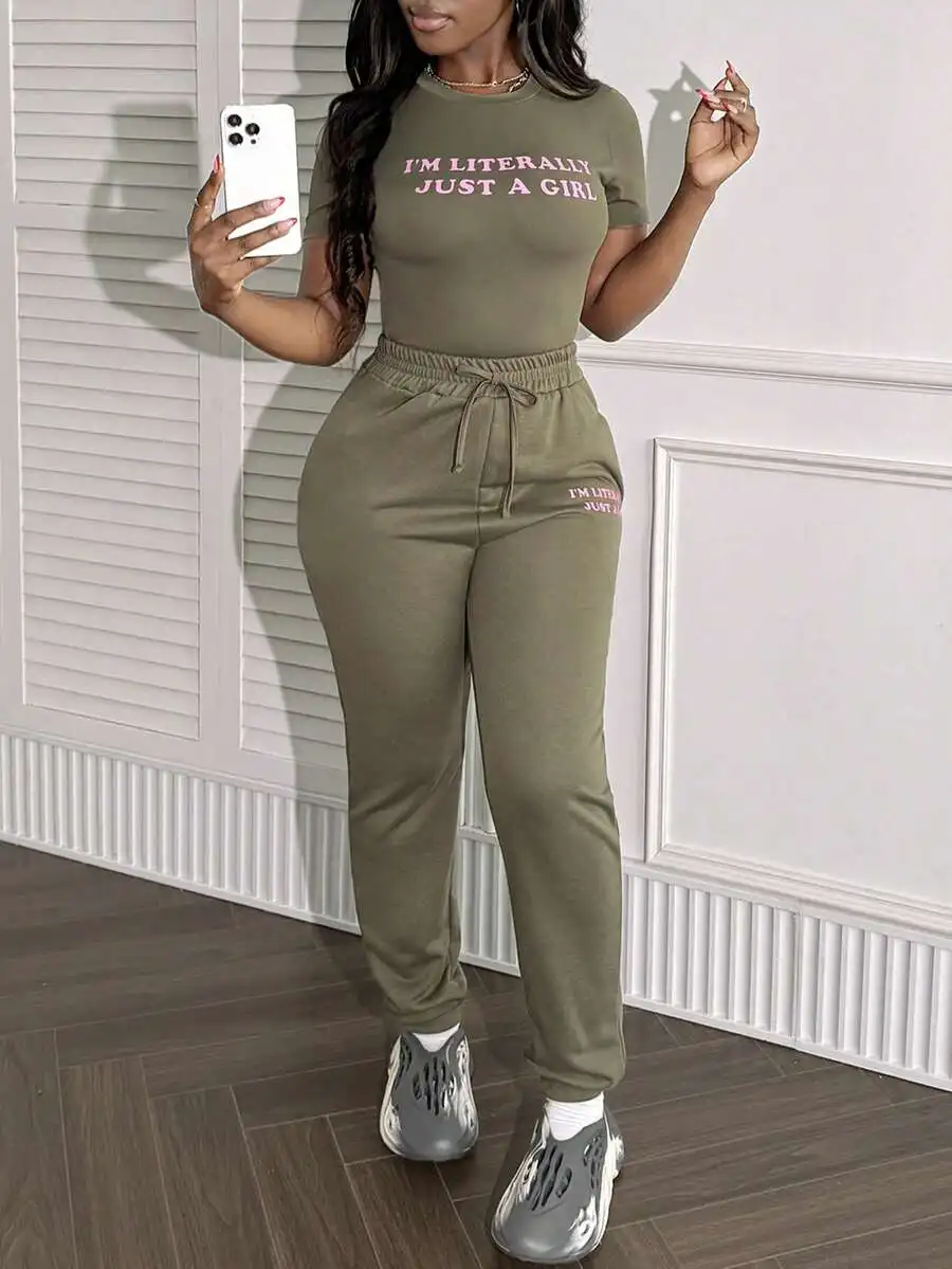 Set da Donna con Top a Maniche Corte con Stampa e Pantaloni con Coulisse per l'Autunno