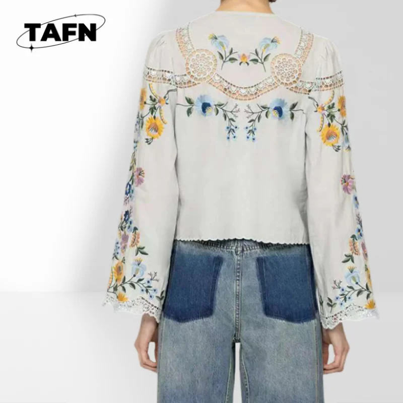 الفرنسية 25 أوائل الخريف ضوء الفاخرة الدانتيل رائع الأزهار طويلة الأكمام جولة الرقبة قميص شارع العليا مزاجه AG1540