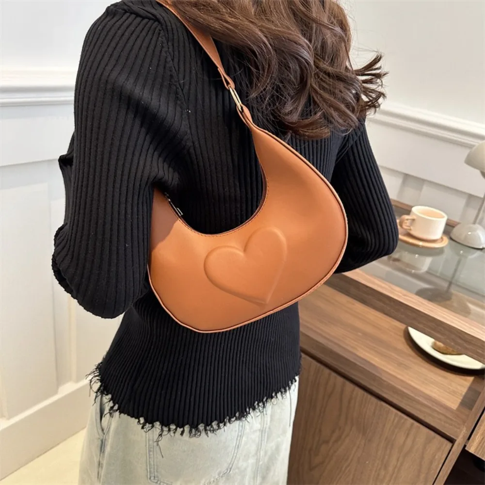 

Solid Color Crescent Moon Underarm Bag Love Heart Large Capacity PU Leather Shoulder Bag Handbag Korean Style Hobo Bag Women
