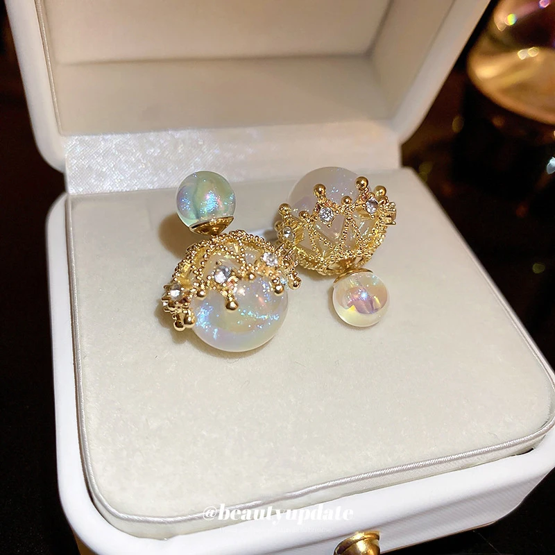 Neue Hochzeits-Kristall-Ohrringe mit Kleinen Weißen Blumen, Acryl-Zierblumen-Ohrstecker, Mini-Blumencluster, Niedliche Strass-Runde Rosen