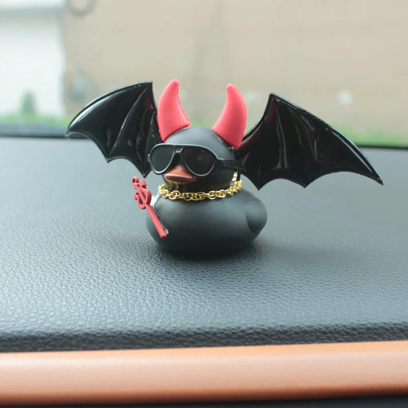1 pato de goma gótico con alas de diablo y collar dorado - Diseño de alas de murciélago, pico rojo y cuernos, material de PVC duradero
