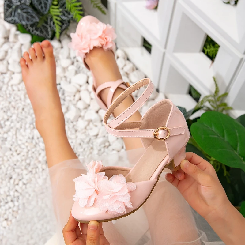 New Girls' Princess Sandals Cross Straps Sweet Children Flowers High Heels Fashion Catwalk Performance Kids Dance Dress Sandals