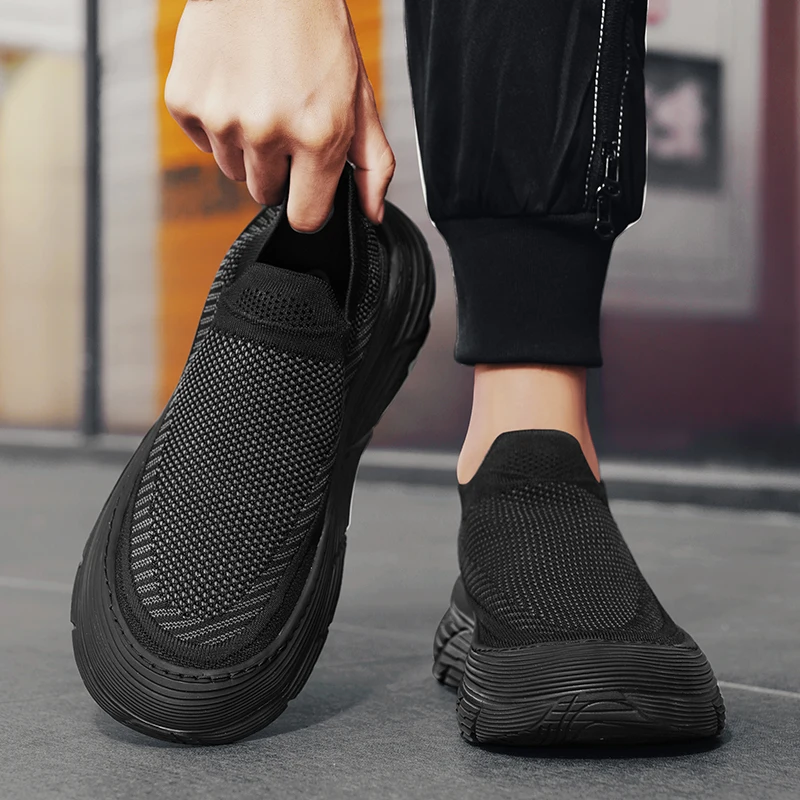 

Men's Casual Slip-On Sports Shoes Lightweight Breathable Mesh Outdoor Simple Design Comfortable Running Sneakers