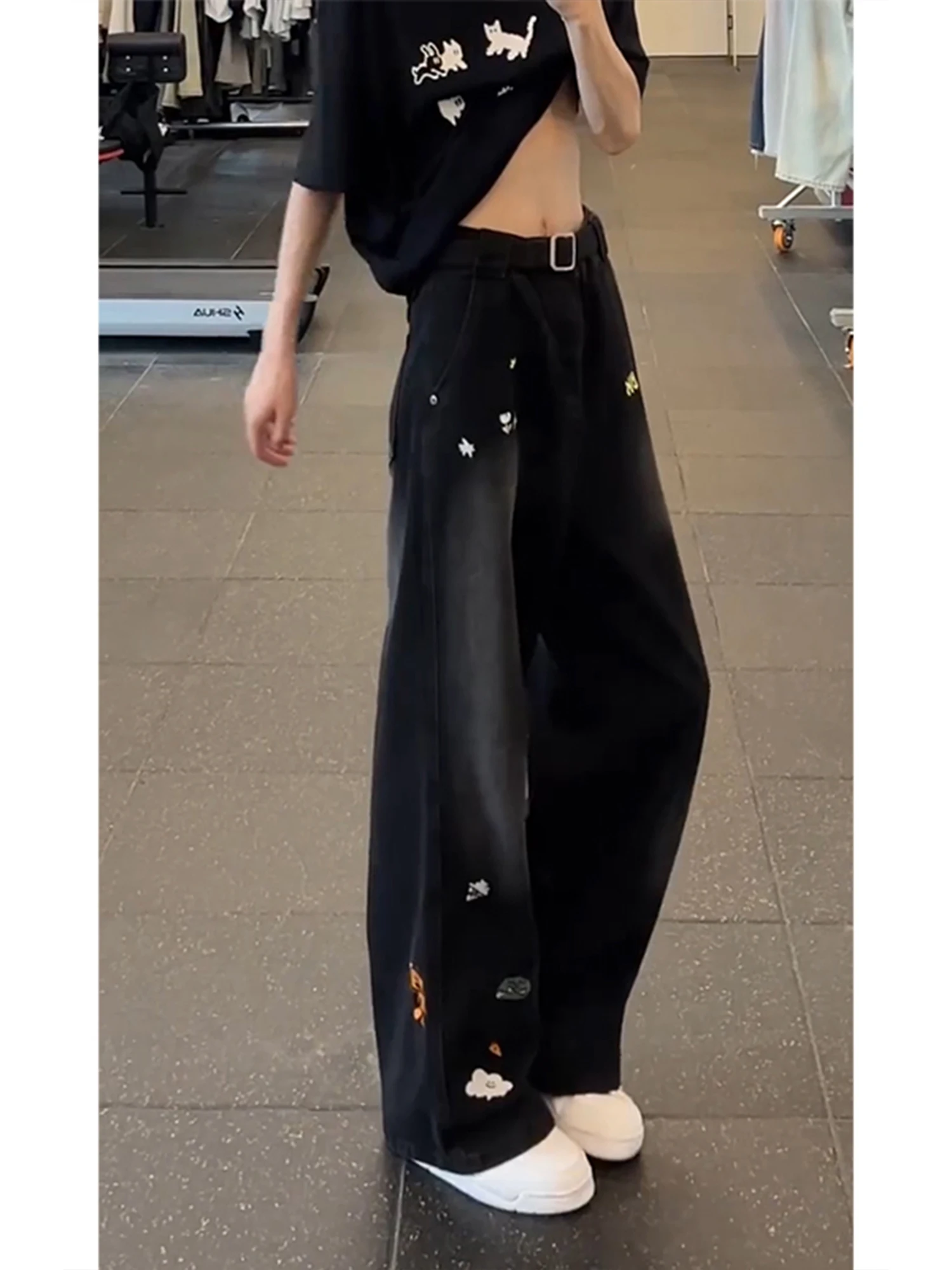 กางเกงยีนส์ทรงหลวมขาตรงสีดำปัก - Street Fashion Vibes บทวิจารณ์และราคา