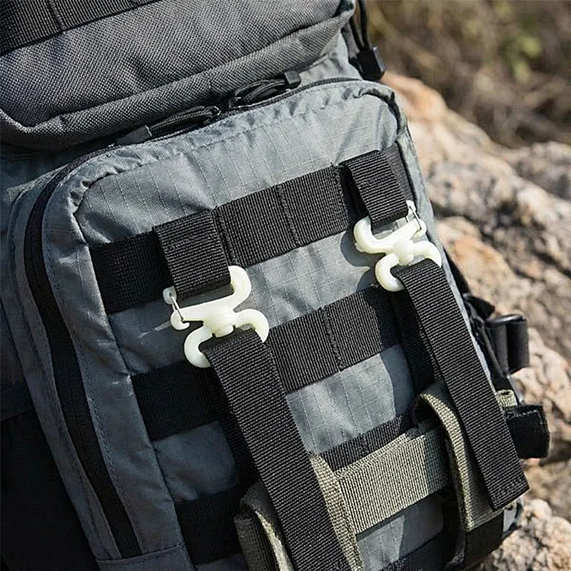 Hebilla giratoria luminosa con gancho para mochila