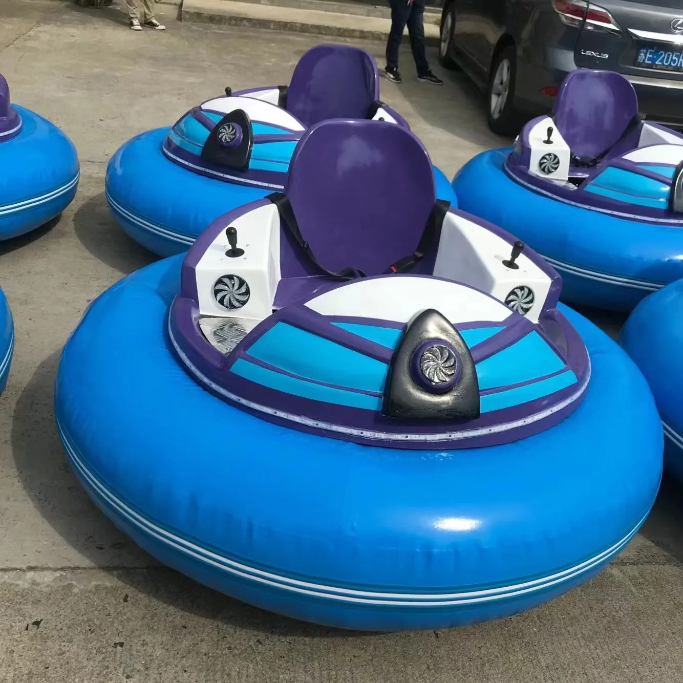 سيارات ممتصة للصدمات كهربائية مضحكة ملونة للأطفال للعب الداخلي والخارجي مع سكة بلاستيكية قابلة للنفخ #5