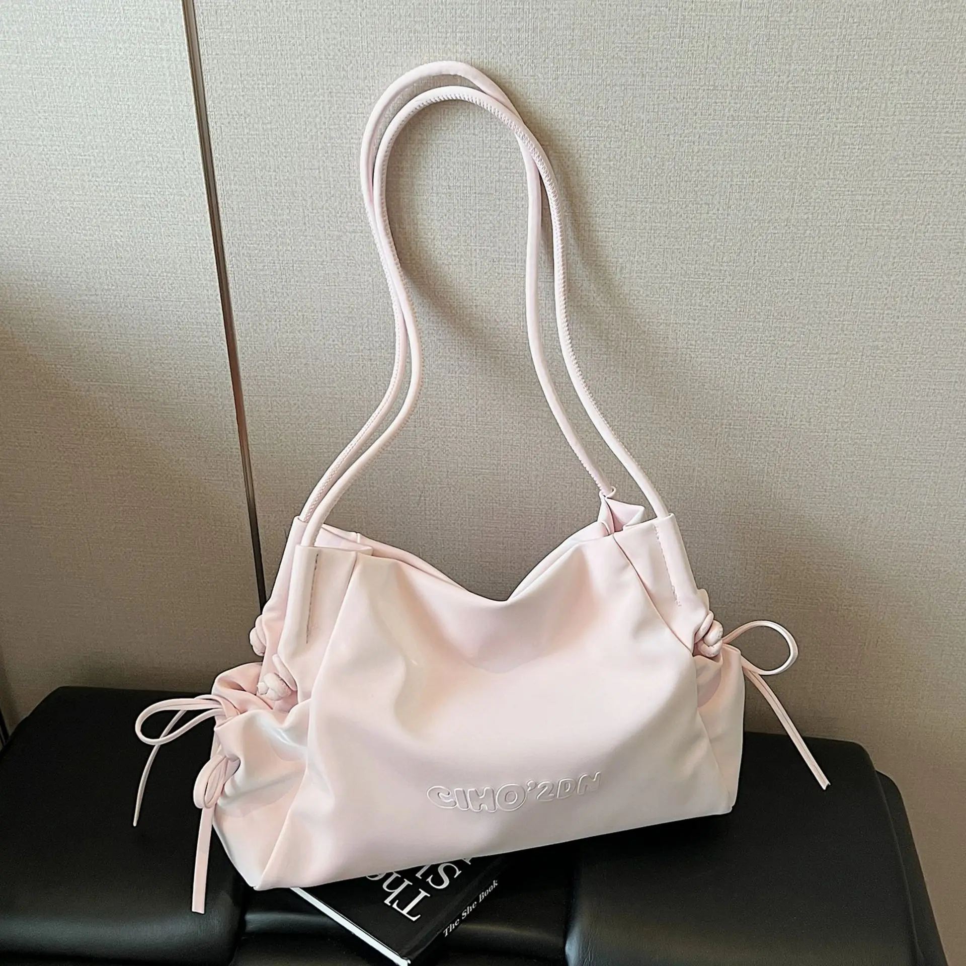 

Роскошная сумка через плечо из искусственной кожи 2025, женская большая вместительная сумка, минималистичная сумка через плечо, легкая и стильная