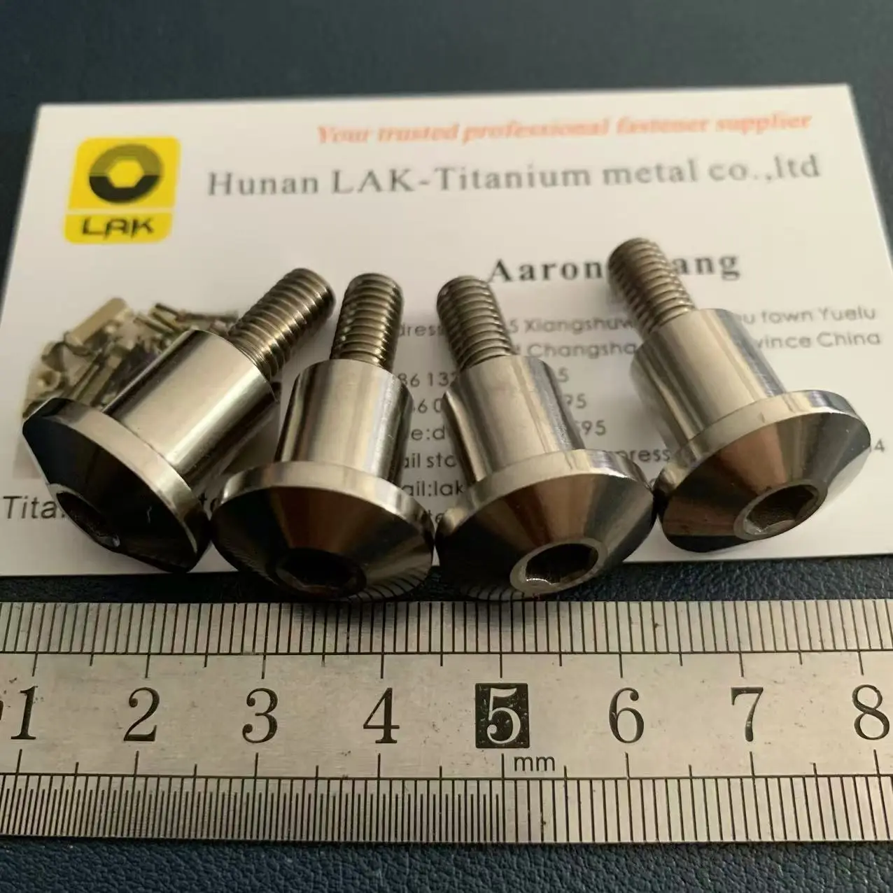 M6x14 21 Gr5 التيتانيوم مسدس المقبس آلة الترباس/المسمار مع الرقبة المستديرة للمحرك