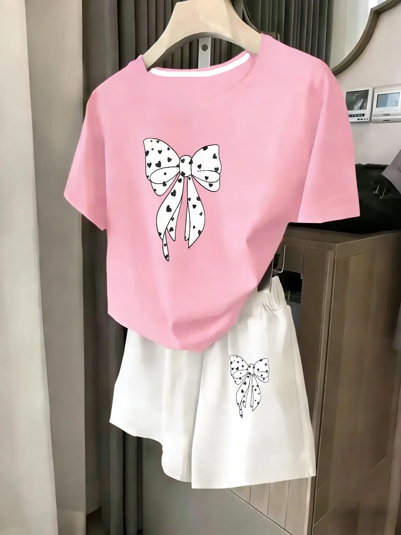 

Ladies 2-Piece Set Summer Beach Vacation Casual round Neck Short Sleeve Random Print T-Shirt Elastic Waist Shorts Suit Comfortab