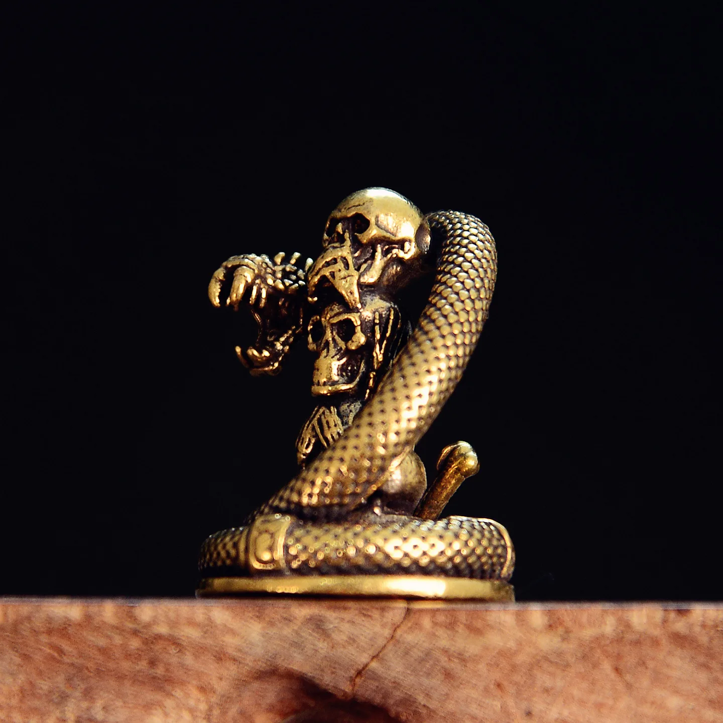 Skull Head With Snake Small Statue Brass Animal Figurines Miniatures Retro Desktop Ornaments Home Decorations Crafts Accessories