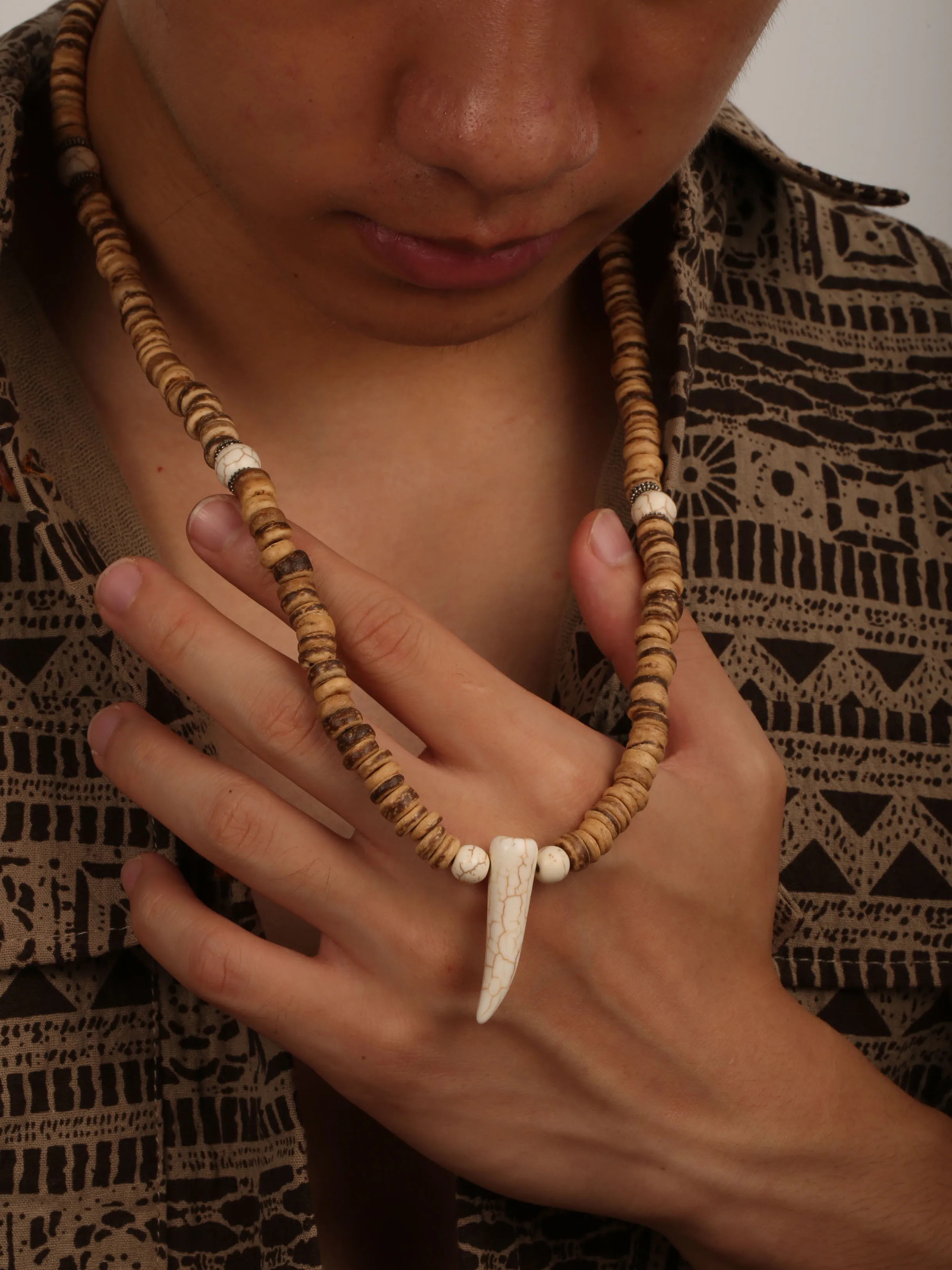 

Vintage Wooden Beads Coconut Necklace Men Synthetic Turquoise Wolf Teeth Necklace for Men Jewlery
