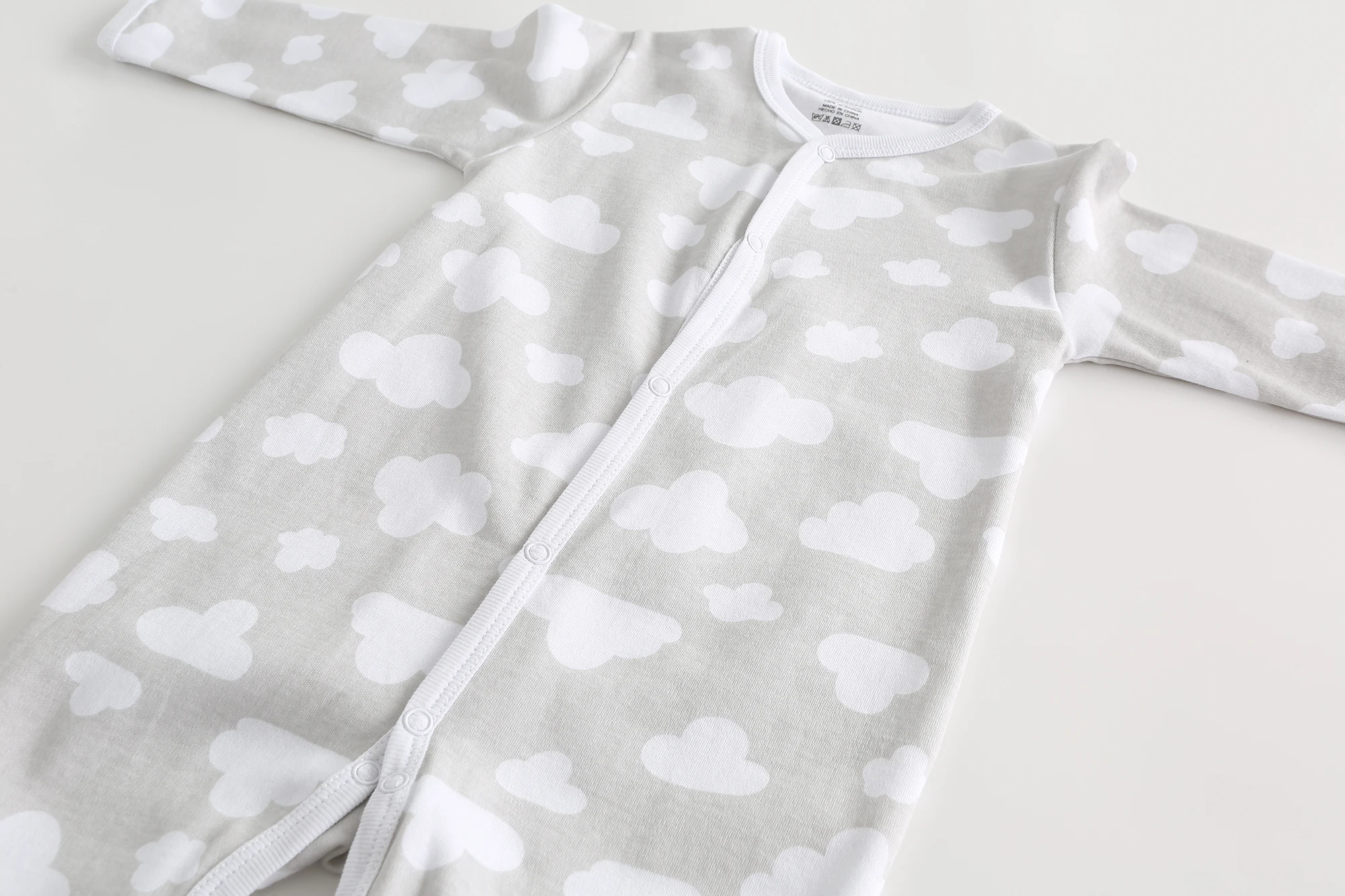 Kiddiezoom Fashion White Cloud Print Long Sleeve Causal Baby Boy Girl Rompers Soft 100%Cotton Infant Jumpsuits Newborn clothes