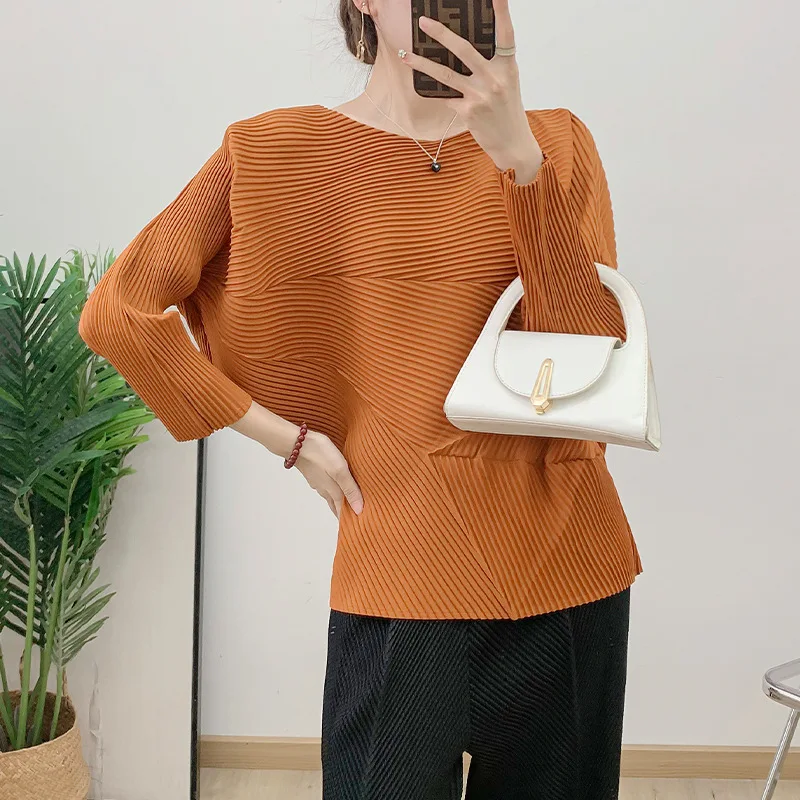 Miyake Pleated Round Neck Top Women's Autumn Style Loose Long Sleeved Solid Color Irregular Design Feeling Women's Base T-shirt