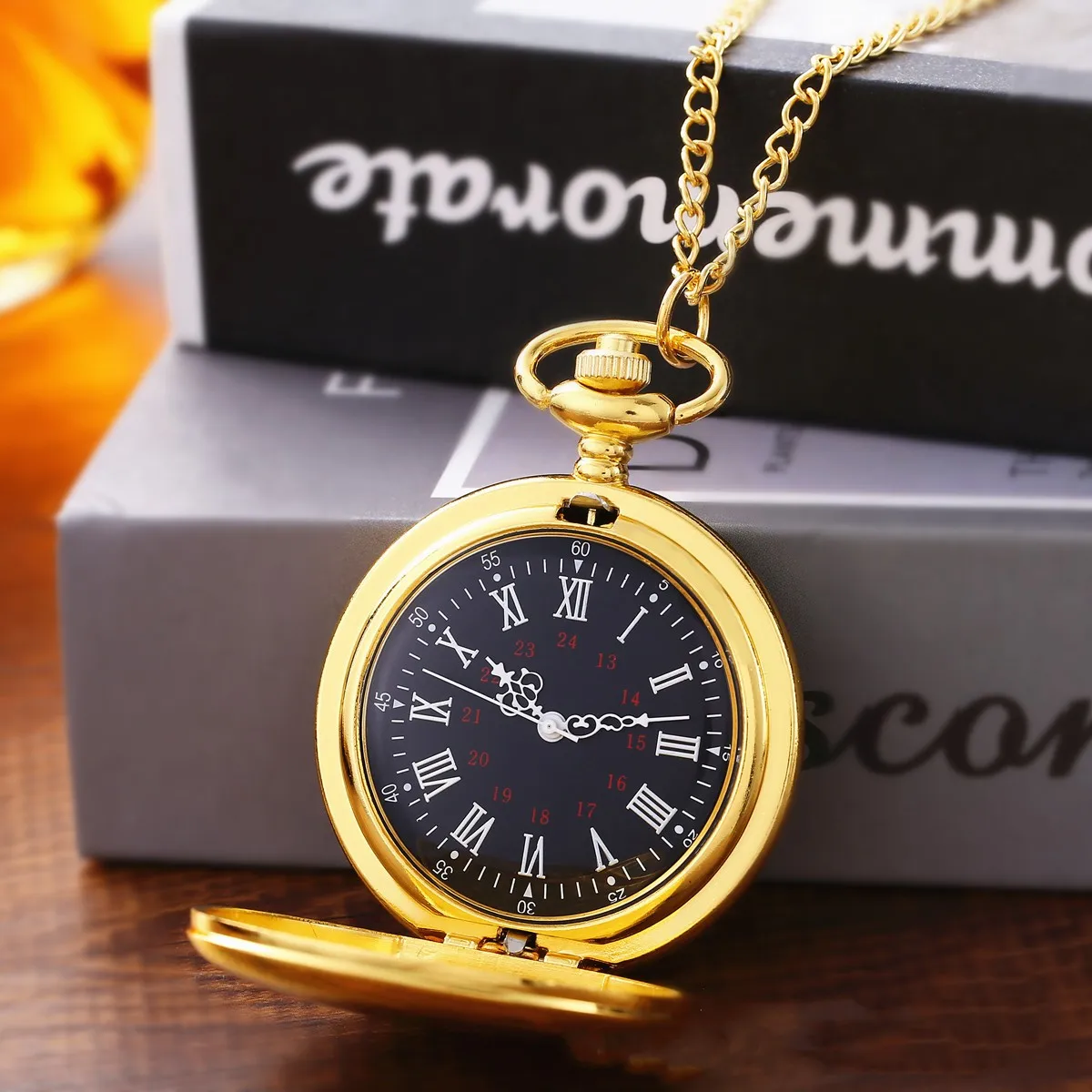 High Quality Classic Noctilucent Pointer Metal Retro Pocket Watch Compass for Outdoor Sports Promotion Gifts