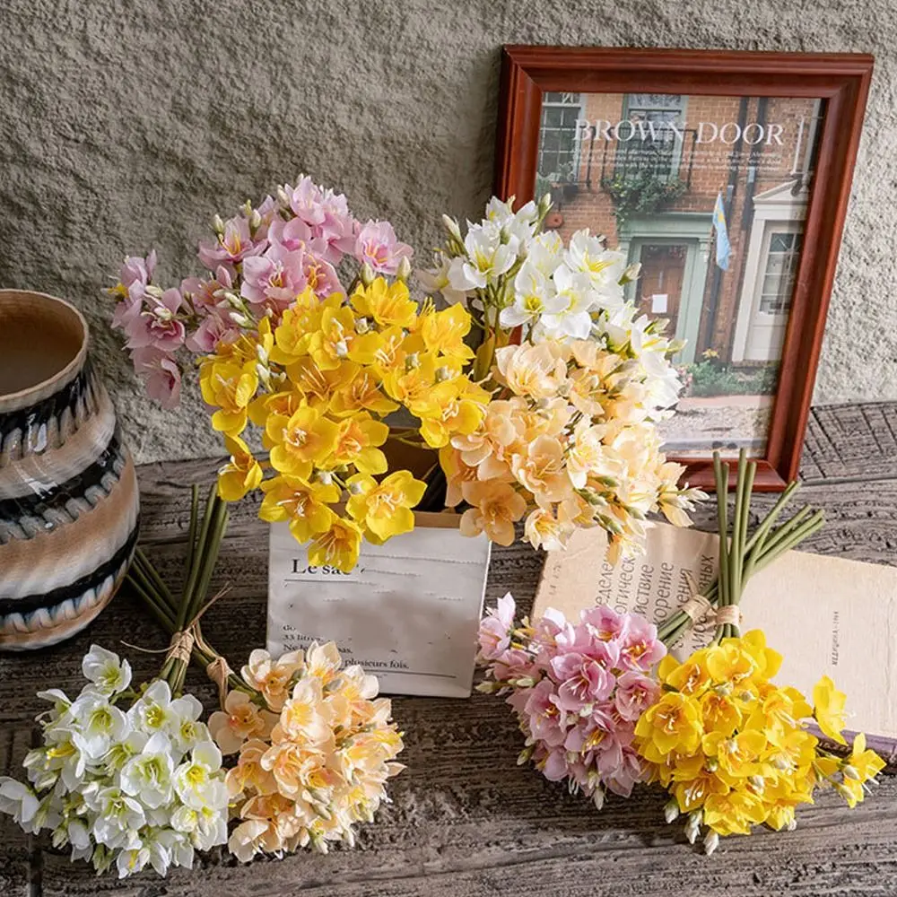 

Real Touch Artificial Narcissus Bouquet Luxury Handmade Silk Narcissus Flower Elegant Fake Flower Outdoor Garden Decor
