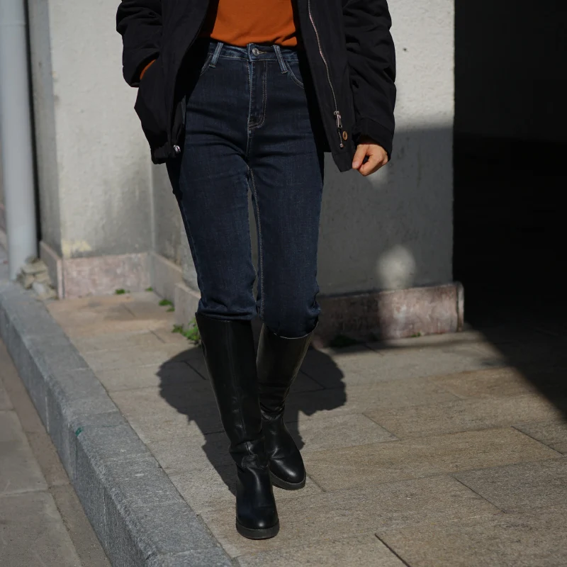 

Retro High Waist Faded Denim Bootcut Pants Slim Fit Jeans Autumn Winter Wear Elastic Cuffed Trousers for Women