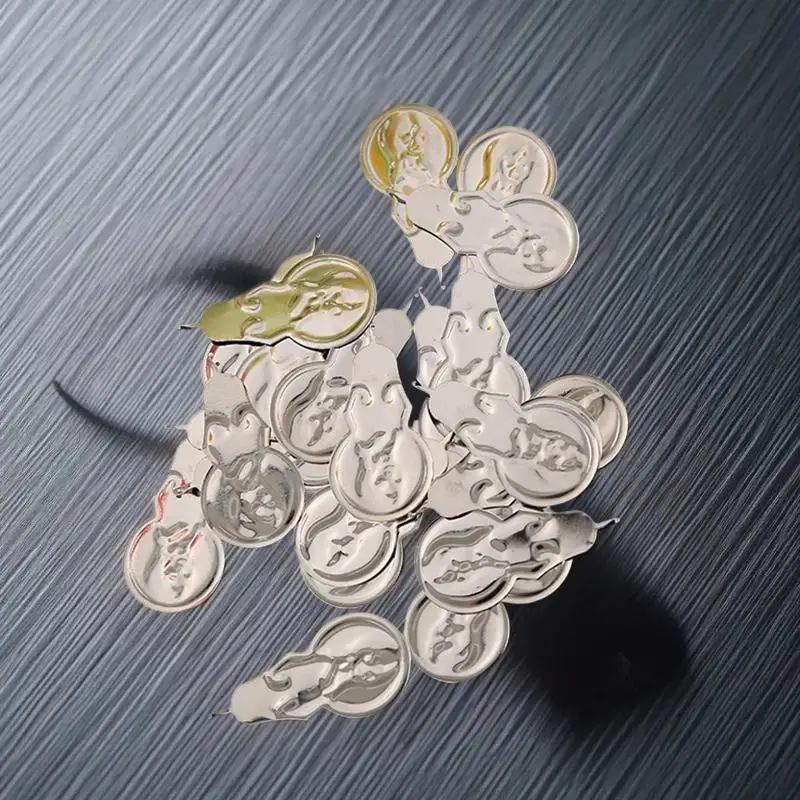 

Новый универсальный инструмент: простой крючковой нитеводитель для алюминиевых и стальных листов, а также для листов из жести.