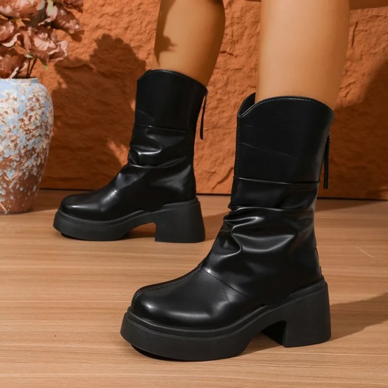 

Autumn and Winter New Thick Soled Short Boots for Women, Fashionable Soft Leather Waterproof Height Increasing Slim Boots