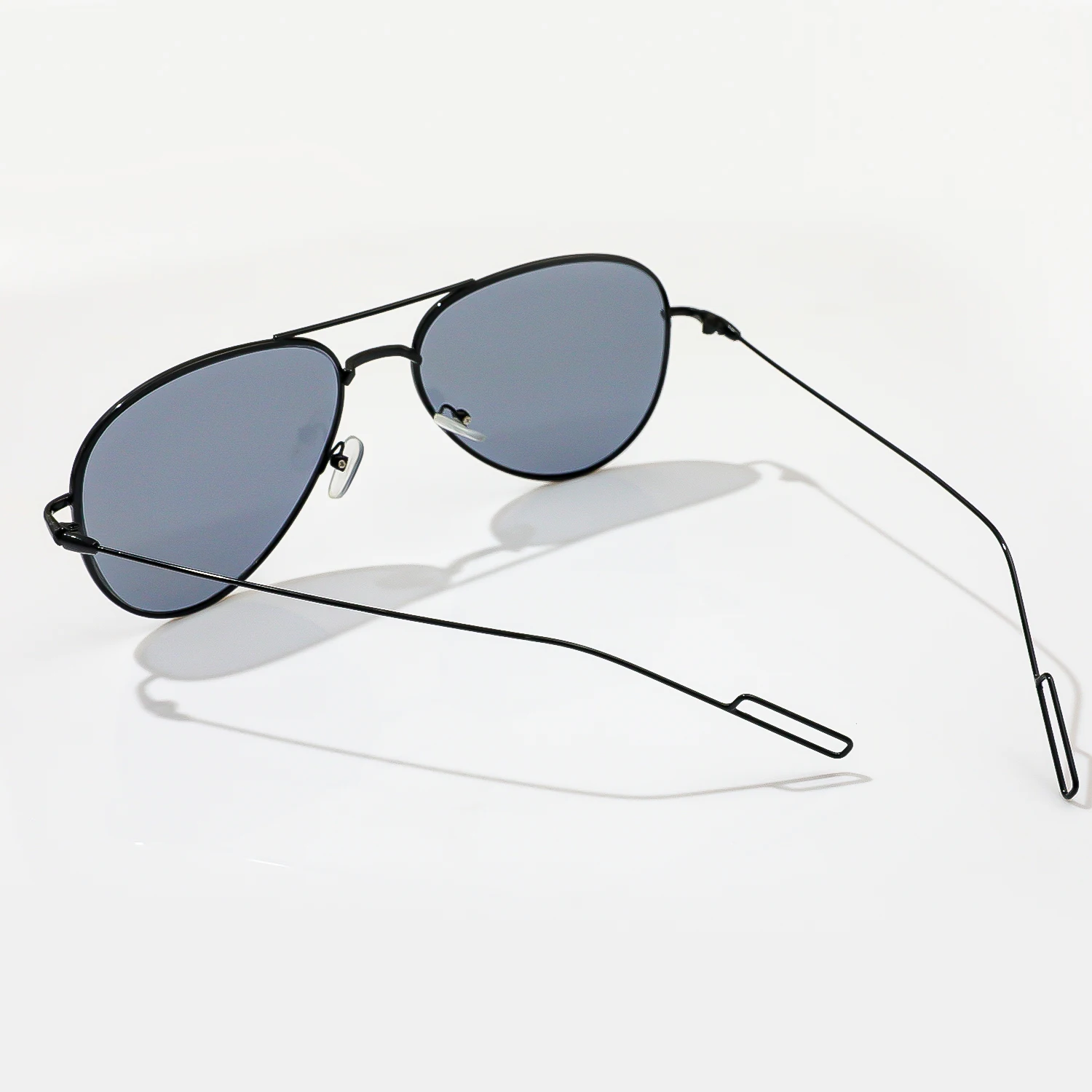 نظارات شمسية طيار معدنية سوداء للرجال عدسات UV400 نظارات شمسية عصرية للقيادة في الهواء الطلق