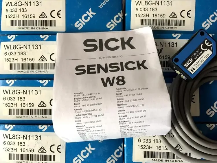New Sick mirror reflective photoelectric switch  WL8G-N1131