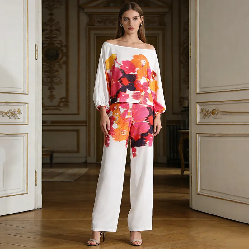 

Женский комплект из 2 предметов: топ с открытыми плечами и принтом, свободный крой, рукава-фонарики, прямые брюки с высокой талией, комплект с принтом для женщин