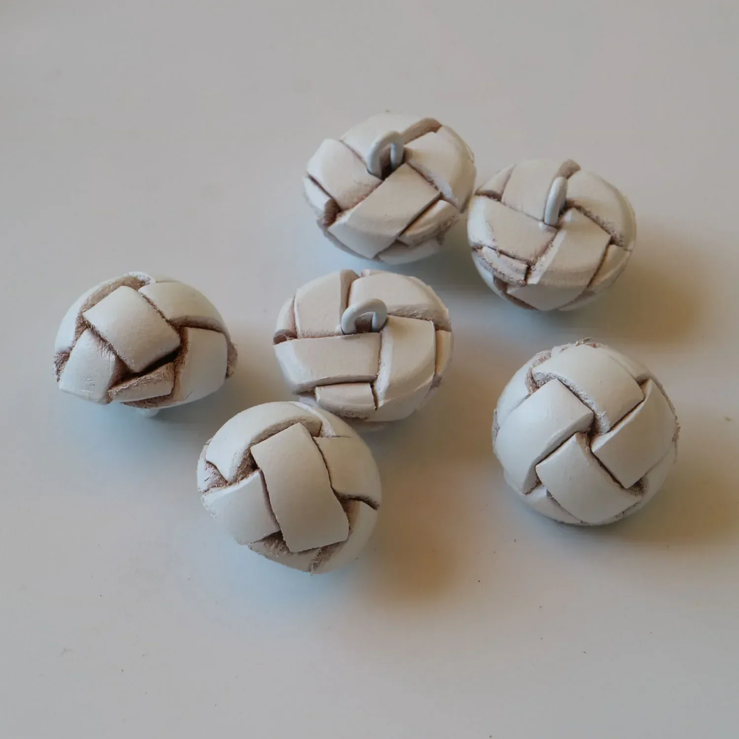 6 قطعة/الوحدة أزرار مغطاة من الجلد الطبيعي 15/19/21/23/26 مللي متر جودة عالية بيج أسود بني زر من الجلد لمعاطف سترة مشبك #4