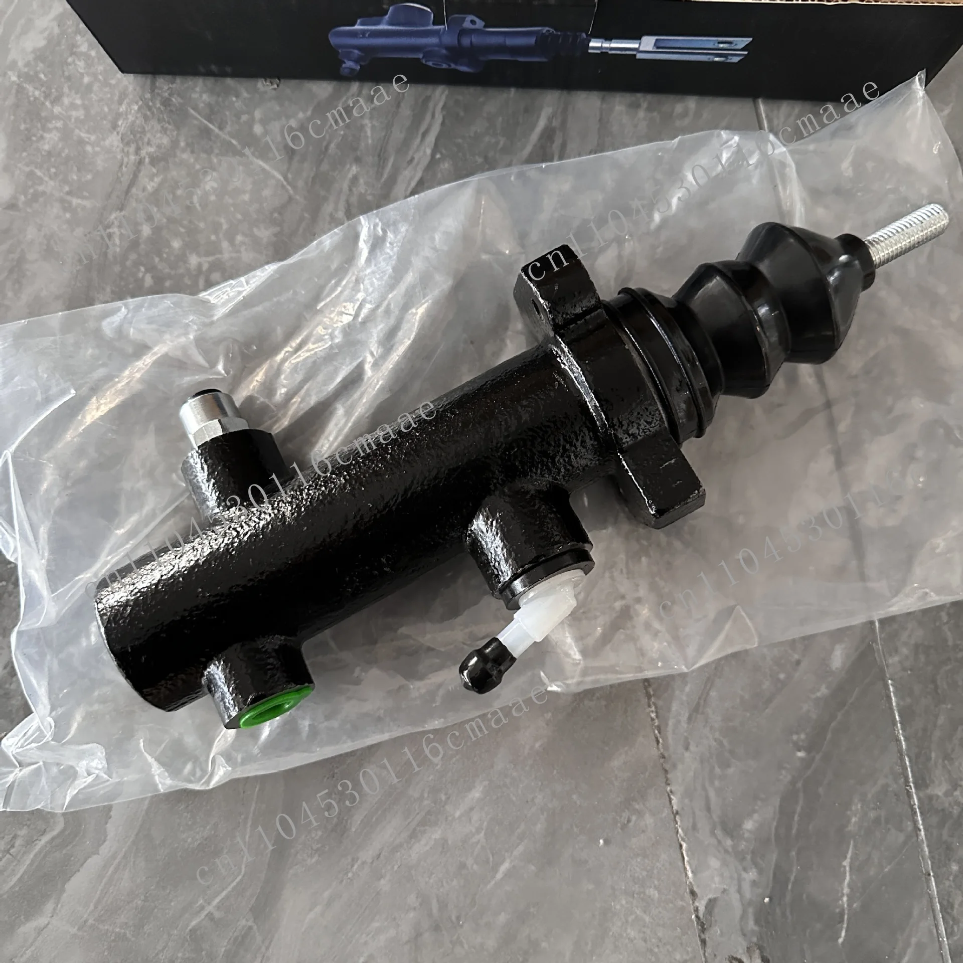 6111136M92 Suitable for loaders, excavators, tractors, brake master pump accessories