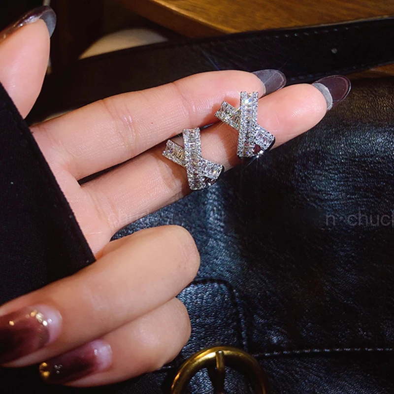 Korean Fashion Simple and Luxury High Quality Cross Zircon Earrings for Women\'s Gift Banquet Jewelry Earrings 2025