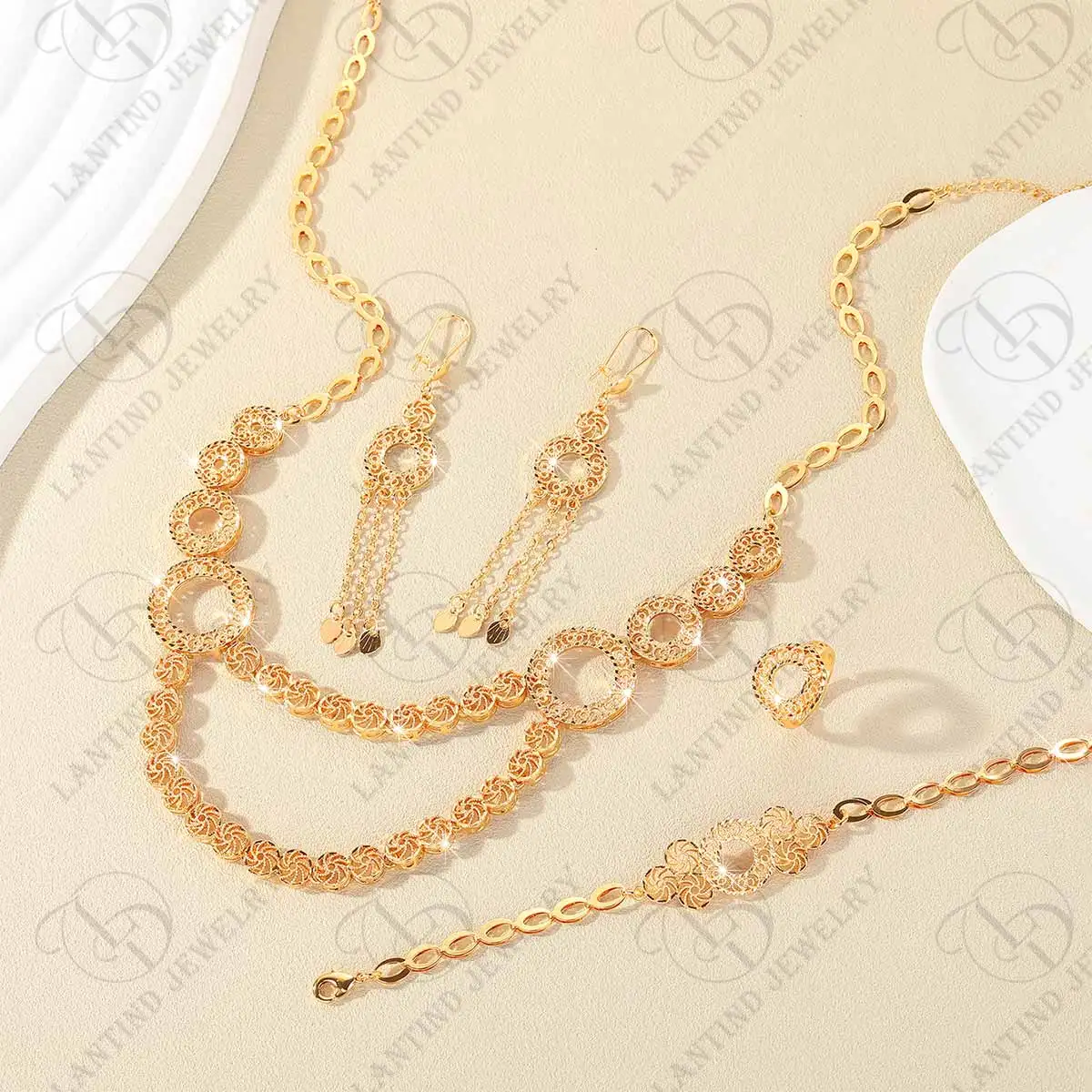 

As00107 Middle Eastern Exquisite Women's Gold-Plated Fashion Flower Double-Layer Necklace Earrings Bracelet Ring Jewelry Four-Piece Set Elegant Dubai Party Matchinging Dress Necklace Gift Earrings Ethiopian Bridal Jewelry Set Clavicle Chain Ear Hooks