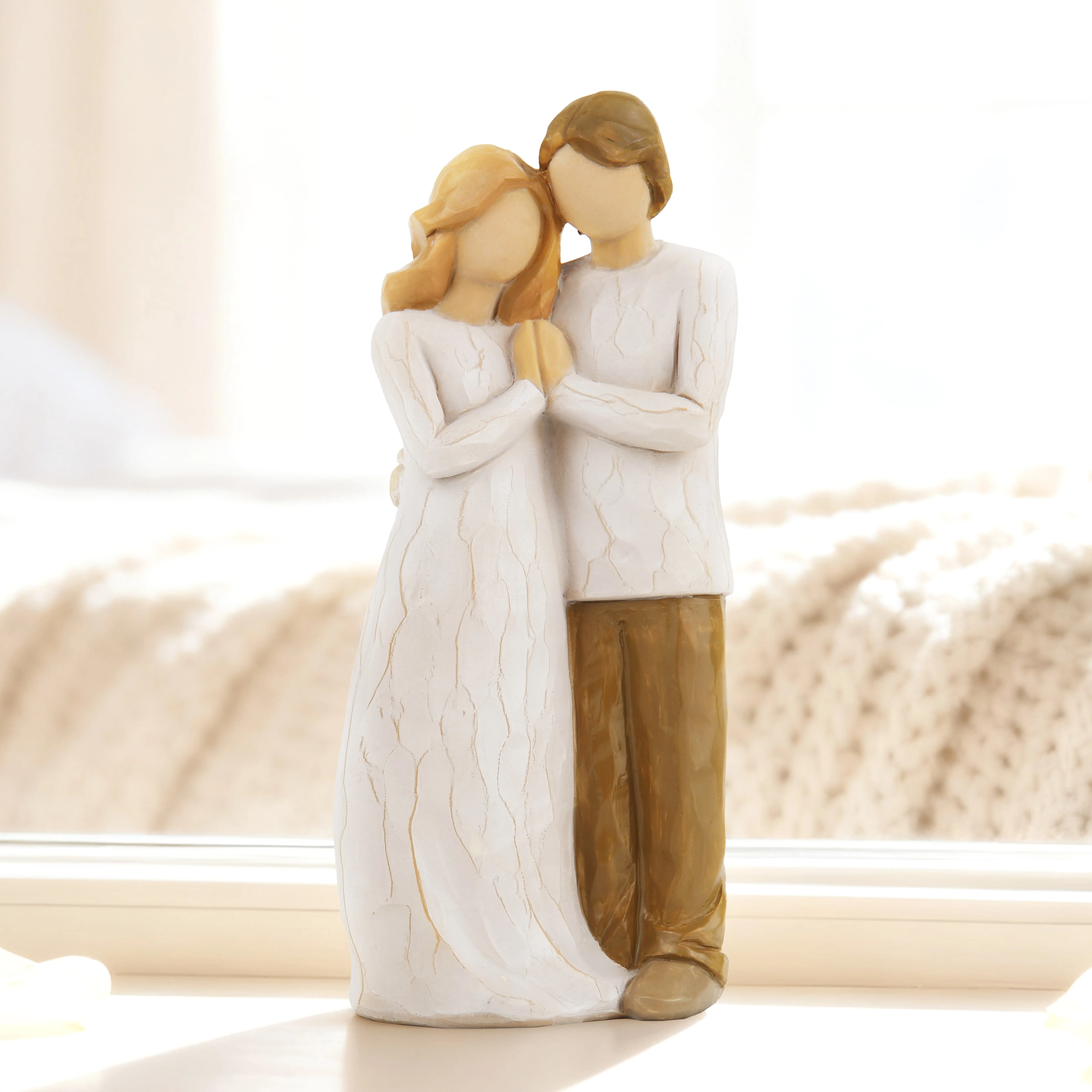 Hugging Couple Resin Statue Handmade Lover Figurine Home Tabletop Decoration Wedding Anniversary Valentine Gift