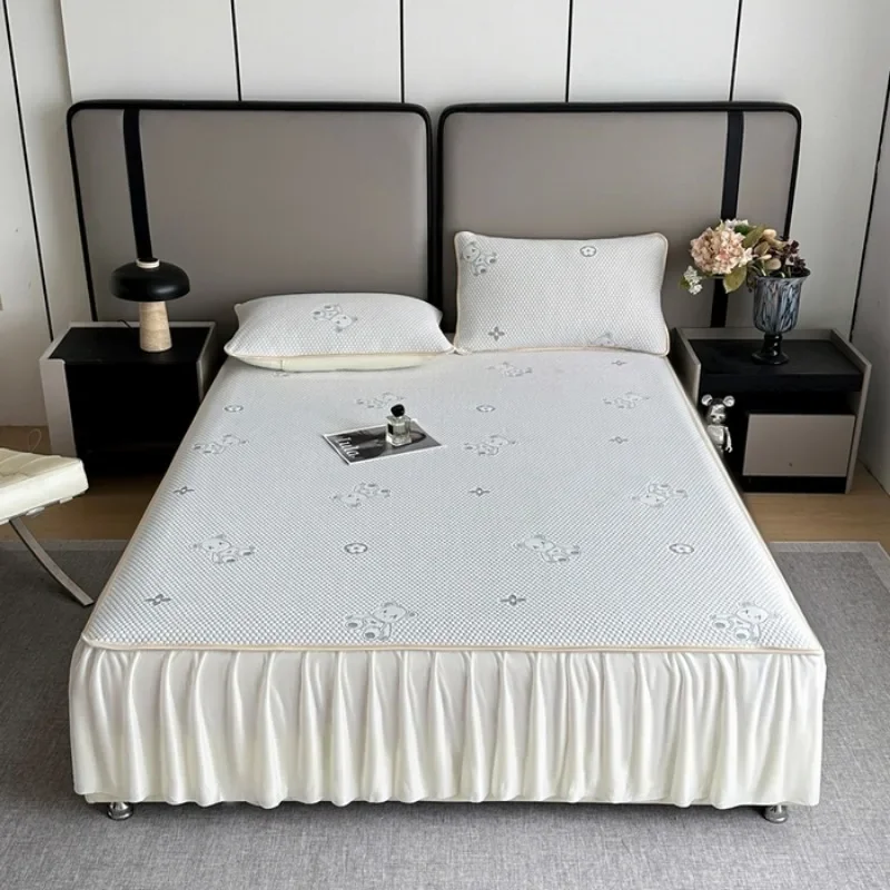 

2025 printed 3D ice-feeling Doudou fabric delicate and cool Doudou bed skirt mat three-piece set