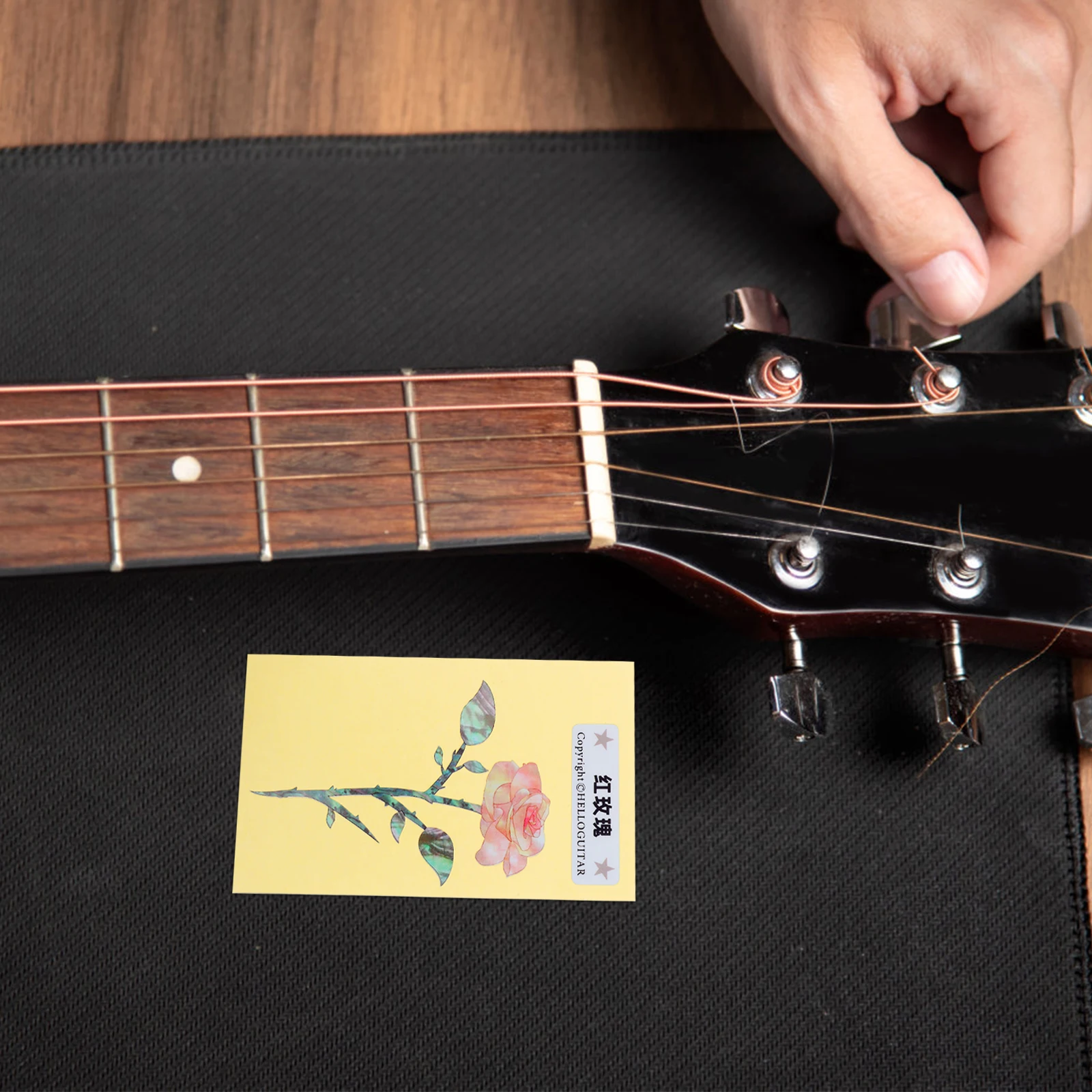 Precyzyjnie Drukowane Naklejki na Gitarę Mocna Przyczepność Motywy Zwierzęce Naklejki do Gitary Elektrycznej Akustycznej Basowej DIY Ulepszenie Estetyczne