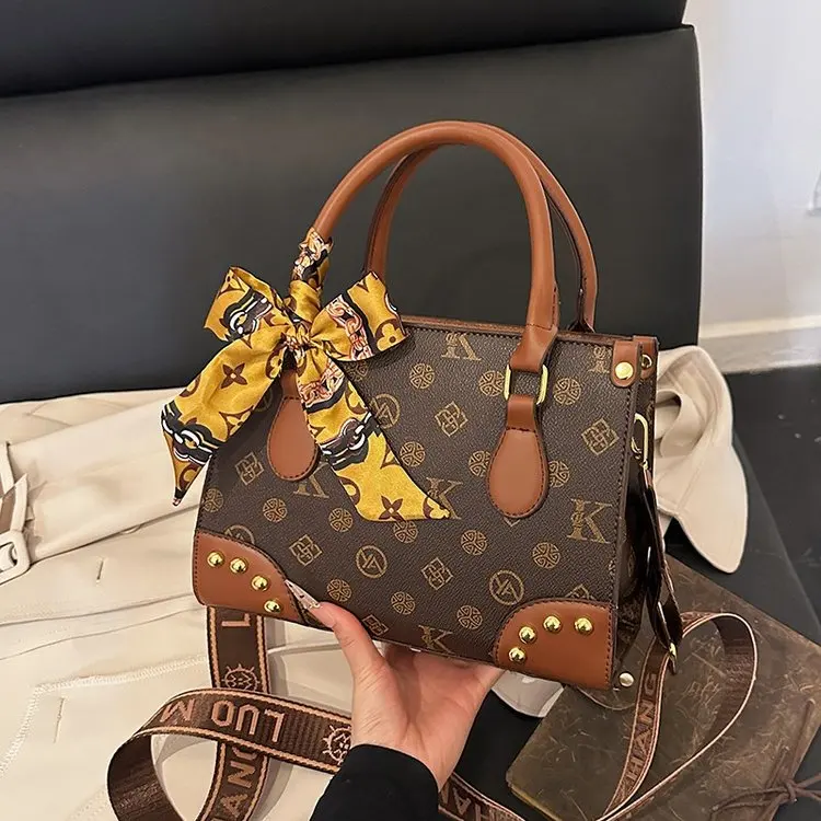 

Элегантная дизайнерская сумка-шоппер класса люкс для женщин: высококачественная, минималистичная, уникальная, однотонная, на плечо, для отдыха и повседневного использования