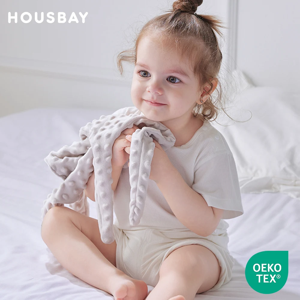 

Плюшевый одеяльчик-комфортер для малышей, 25*25 см, серый, с эффектом касания, создающий ощущение безопасности, для сна, с узлом для крепления прорезывателя