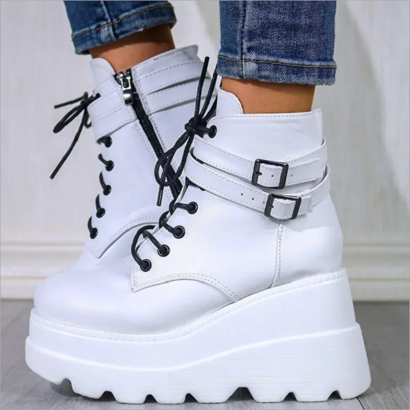 Gothic Black Boots Ankle Shoes on Heels Platform Sneakers Chunky for Women Luxury Designer Casual New Rock Booties