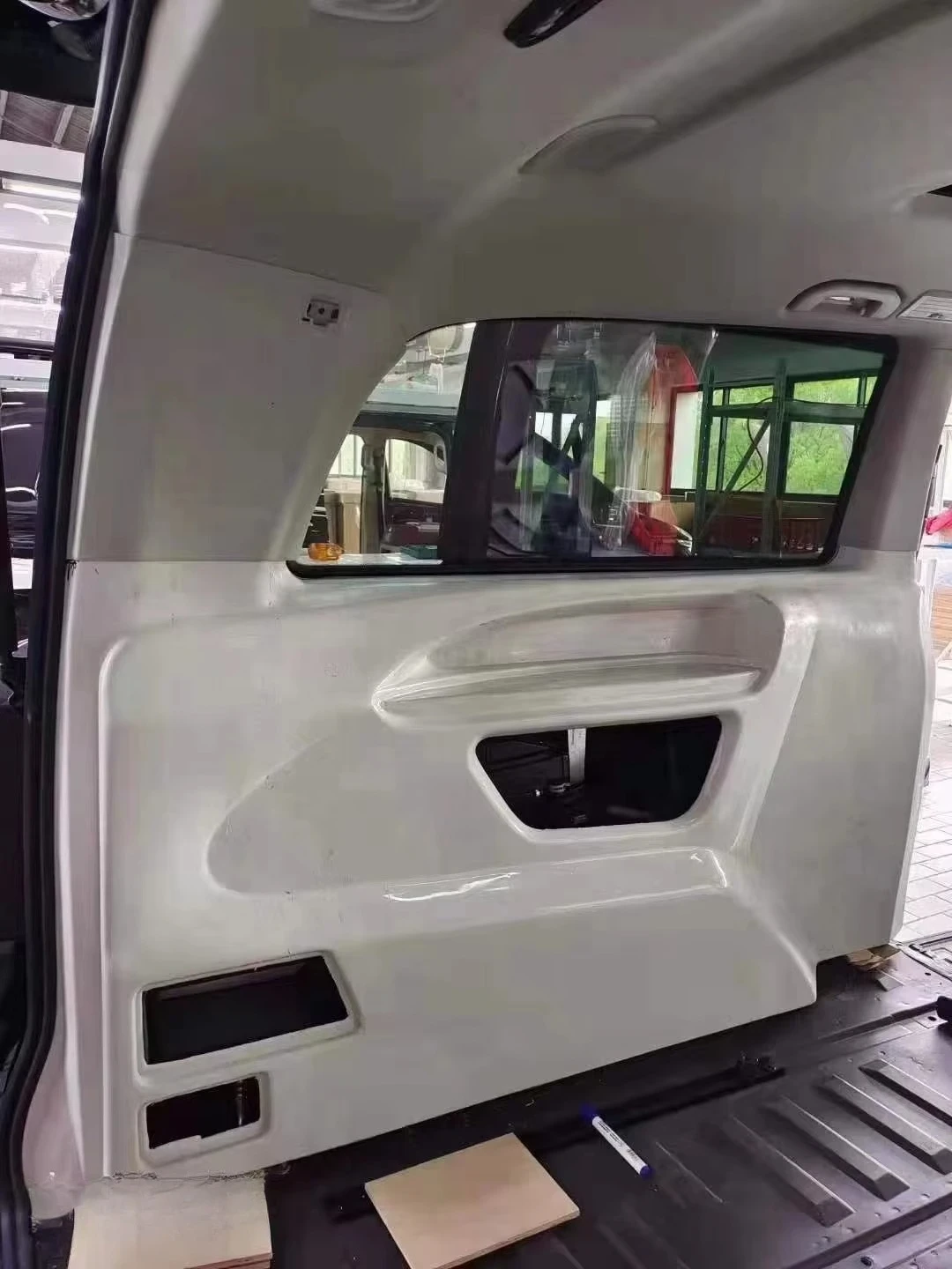 Die luxuriösen Mode-Business-Innentürverkleidungen im multifunktionalen Stil, Seitentürverkleidungen für VITO Metris W447 V-Klasse