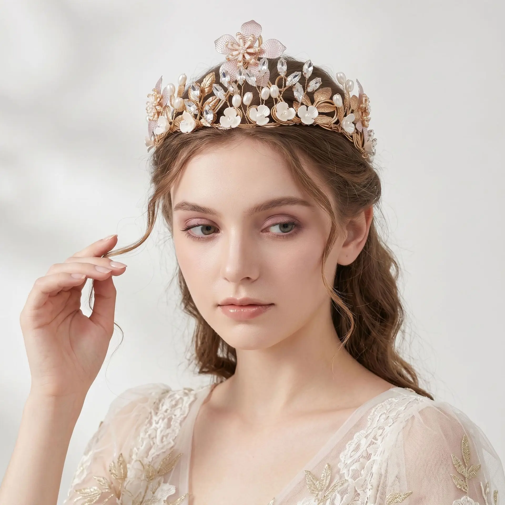 SLBRIDAL Handgefertigte Kristall-Strass-Perlen Blumen-Blatt Braut-Tiara Stirnband Hochzeitskrone Haaraccessoires Damen Mädchen Schmuck – Detail 5