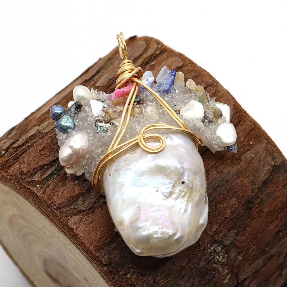 

Irregular Natural Baroque Freshwater Pearl Pendant With Mixed Color Pearl Inlaid Design Hand-wound Necklace Charms Accessory 1pc