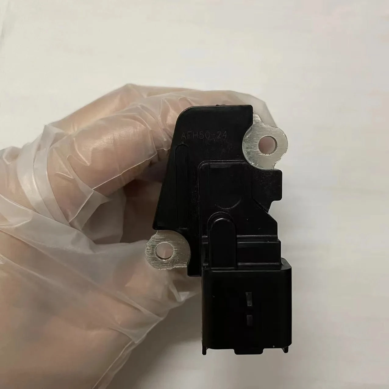 1pc  AFH50-24  9683282980 Air Mass Flow Meter 1920RA for  Peu-geot  207 308  C3 C4 C5 09-20 AFH5024 2505076 Mass Air Flow Sensor