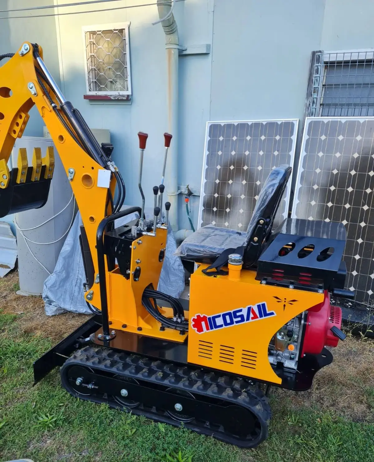 

1.2 ton mini excavator with bucket Euro V/EPA standard 1 ton tracked small excavator for sale