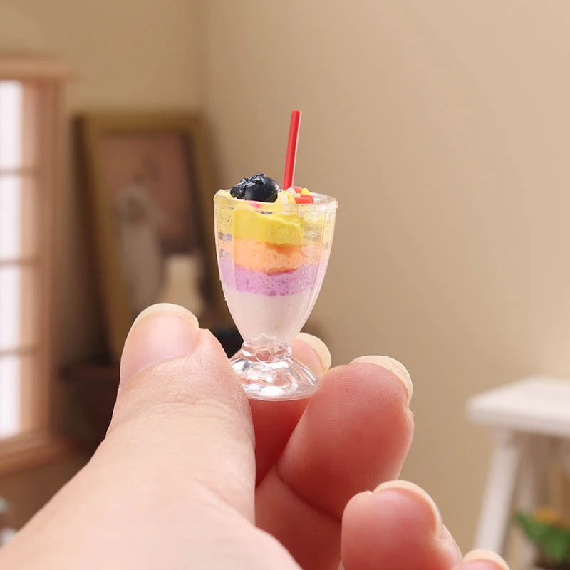 1:12 Dollhouse Miniature Blueberry Ice Cream Cup Model Kitchen Food Accessories For Doll House Decoration Kids Toys Gift