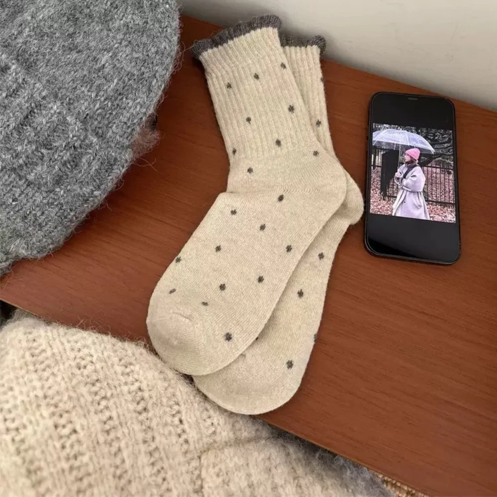 أزياء سميكة موجة نقطة الجوارب الجوارب الصوفية الدافئة تنوعا منتصف أنبوب الجوارب خريف شتاء