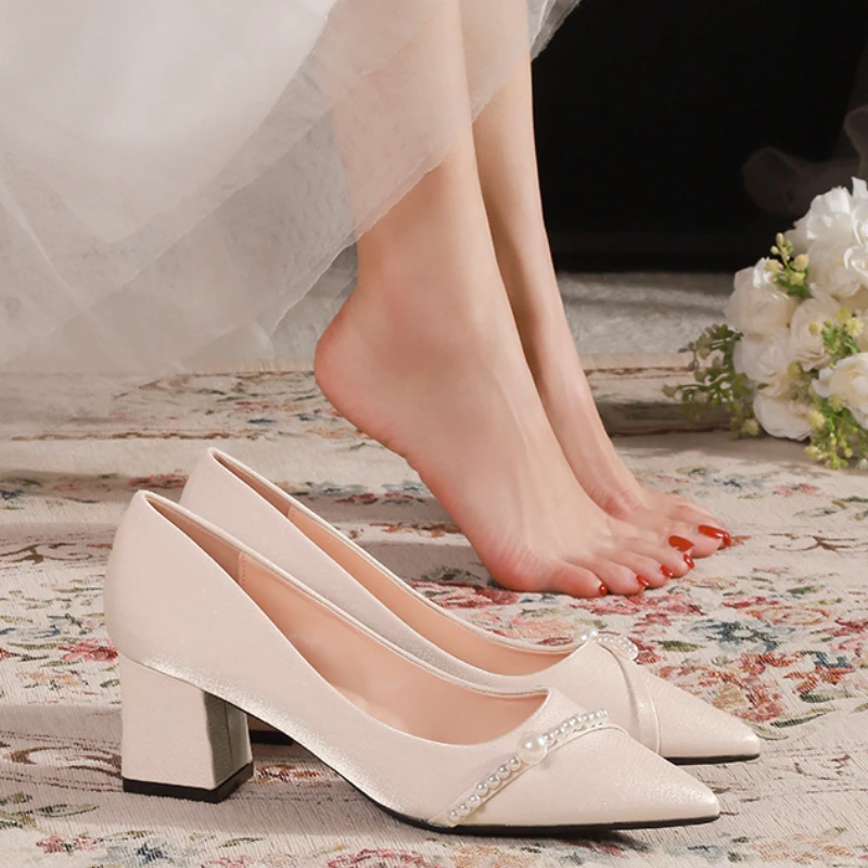 Korean Version Margarite Champagne Color Spike Bridal Shoes 2023 New Fashion Simple All-match Thick Heel Women Heels Autumntime