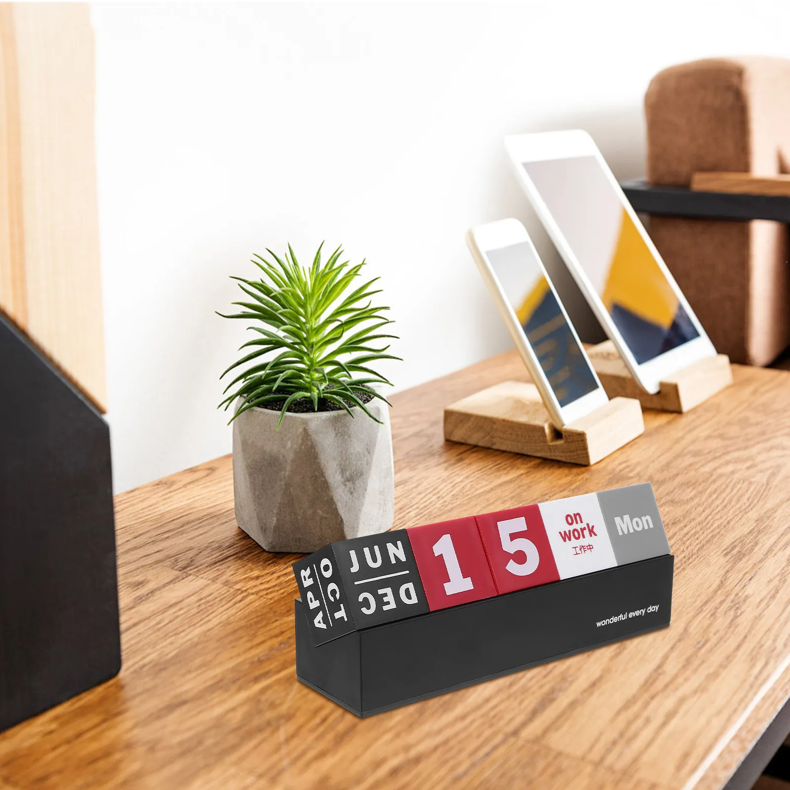 

Perpetual Wood Calendar Block Desktop Calendar for Desk Year Round Use Rotatable Wooden Blocks for Room Office Decoration