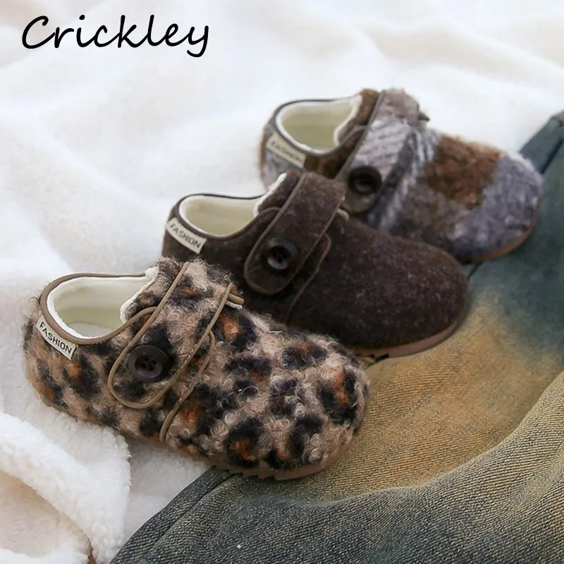 

Детская обувь на плоской подошве с леопардовым принтом, короткая плюшевая теплая повседневная обувь для маленьких мальчиков и девочек, мягкая детская осенне-зимняя обувь с крючками и петлями